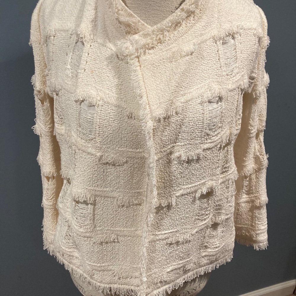 NWT St. John Couture white ruffled jacket size 2